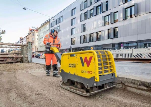 Wacker Neuson heavy weight reversible vibratory plates (1)